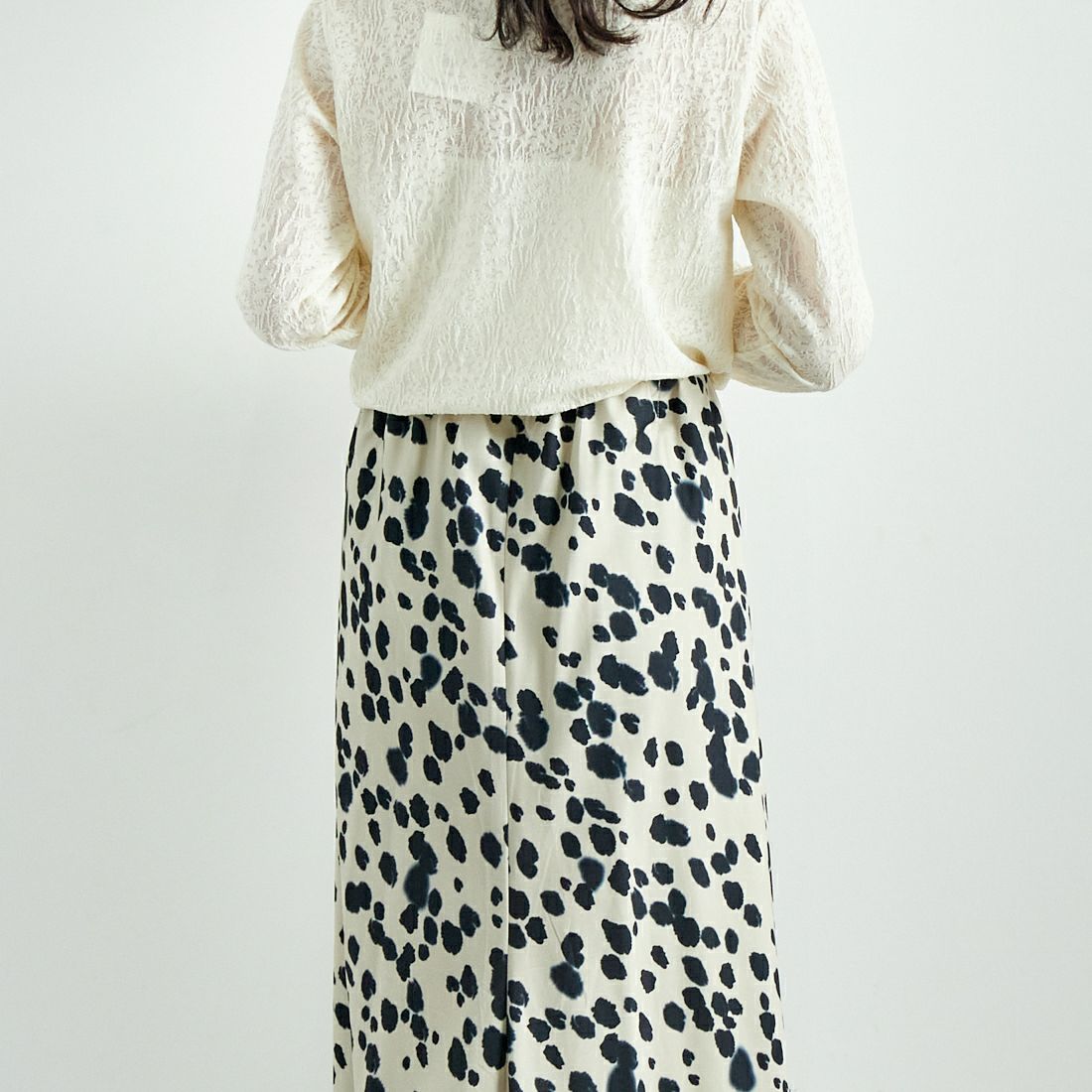 CHIGNON [シニヨン] ダルメシアンプリントマーメイドスカート [2246-497MK] BEIGE &&モデル身長：167cm 着用サイズ：F&&