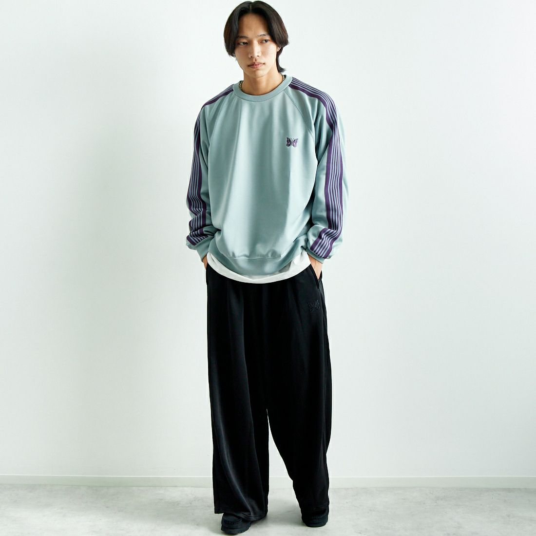 Needles [ニードルズ] トラッククルーネックシャツ [QV306] B SAX&&モデル身長：179cm 着用サイズ：L&&