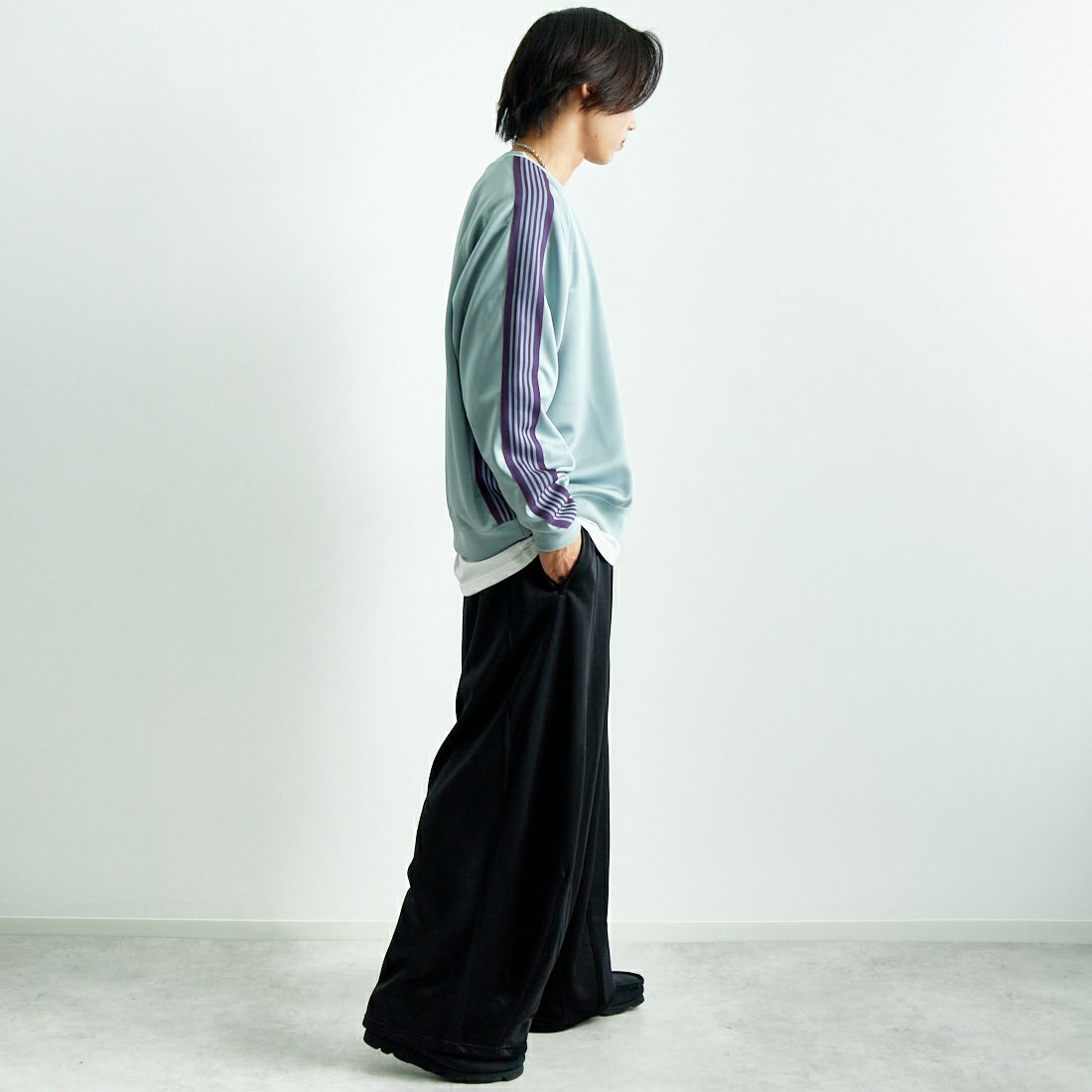 Needles [ニードルズ] トラッククルーネックシャツ [QV306] B SAX&&モデル身長：179cm 着用サイズ：L&&