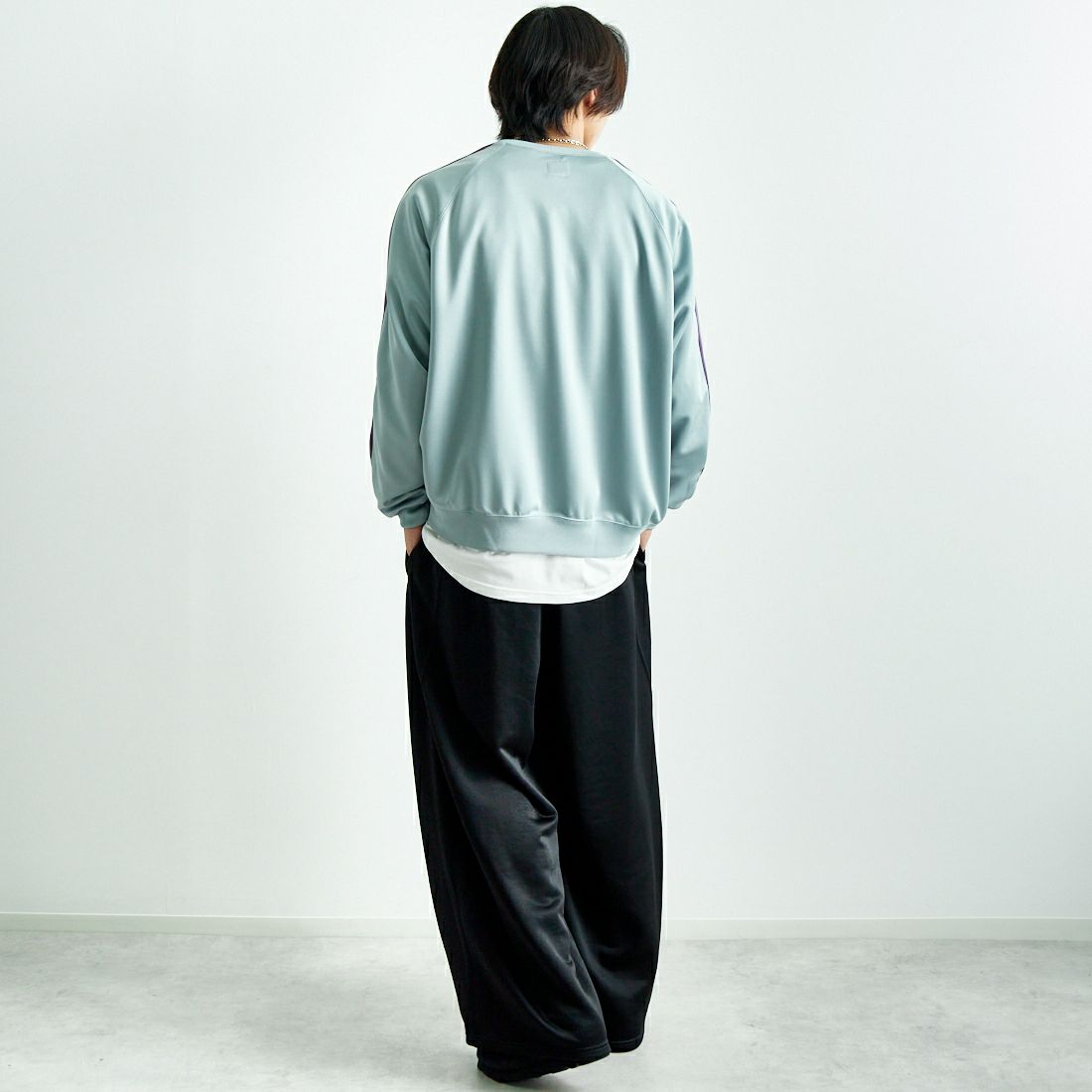 Needles [ニードルズ] トラッククルーネックシャツ [QV306] B SAX&&モデル身長：179cm 着用サイズ：L&&