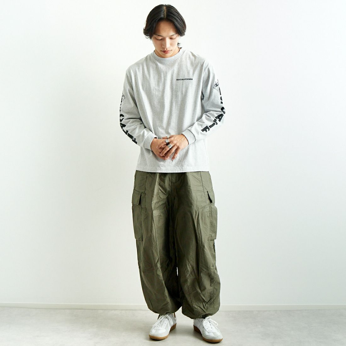 The Endless Summer [エンドレスサマー] TES スリーブロゴロングスリーブTシャツ [FH-25374315] 03 MIX GRY &&モデル身長：179cm 着用サイズ：M&&