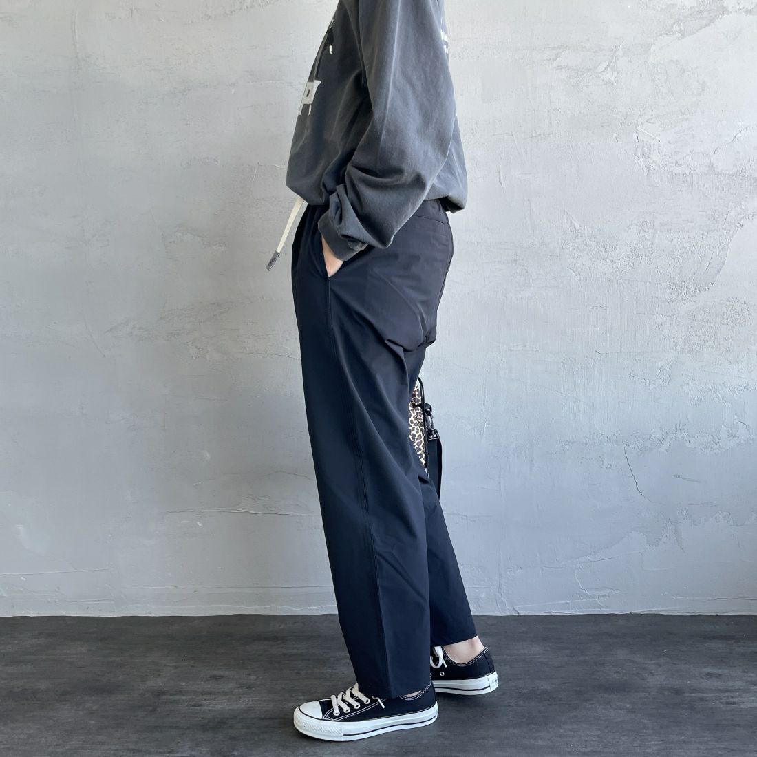 GRAMiCCi [グラミチ] 別注 エブリデイ ナイロンパンツ [GUP5-S2034-JF] BLACK &&モデル身長：163cm 着用サイズ：S&&