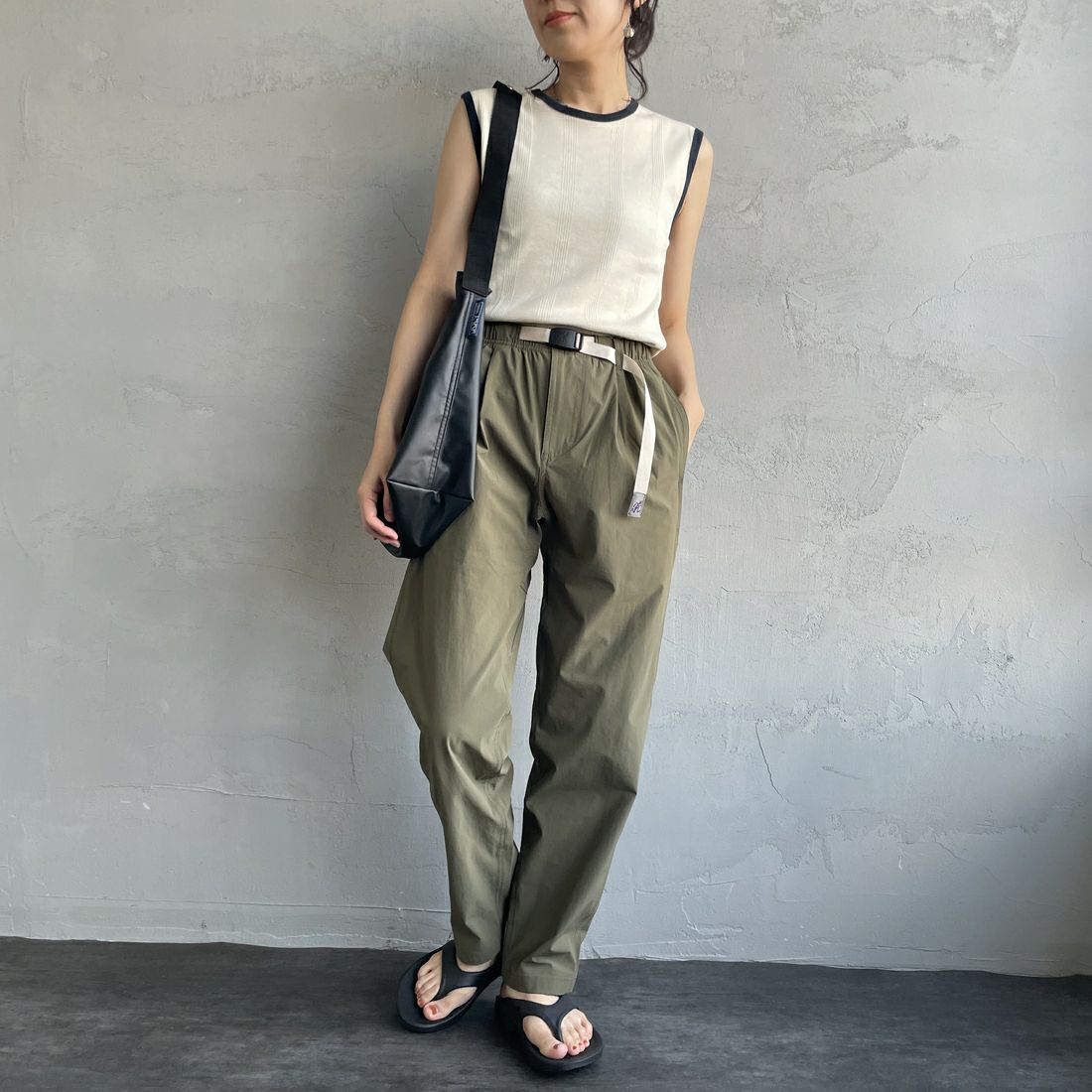 GRAMiCCi [グラミチ] 別注 エブリデイ ナイロンパンツ [GUP5-S2034-JF] OLIVE &&モデル身長：160cm 着用サイズ：S&&