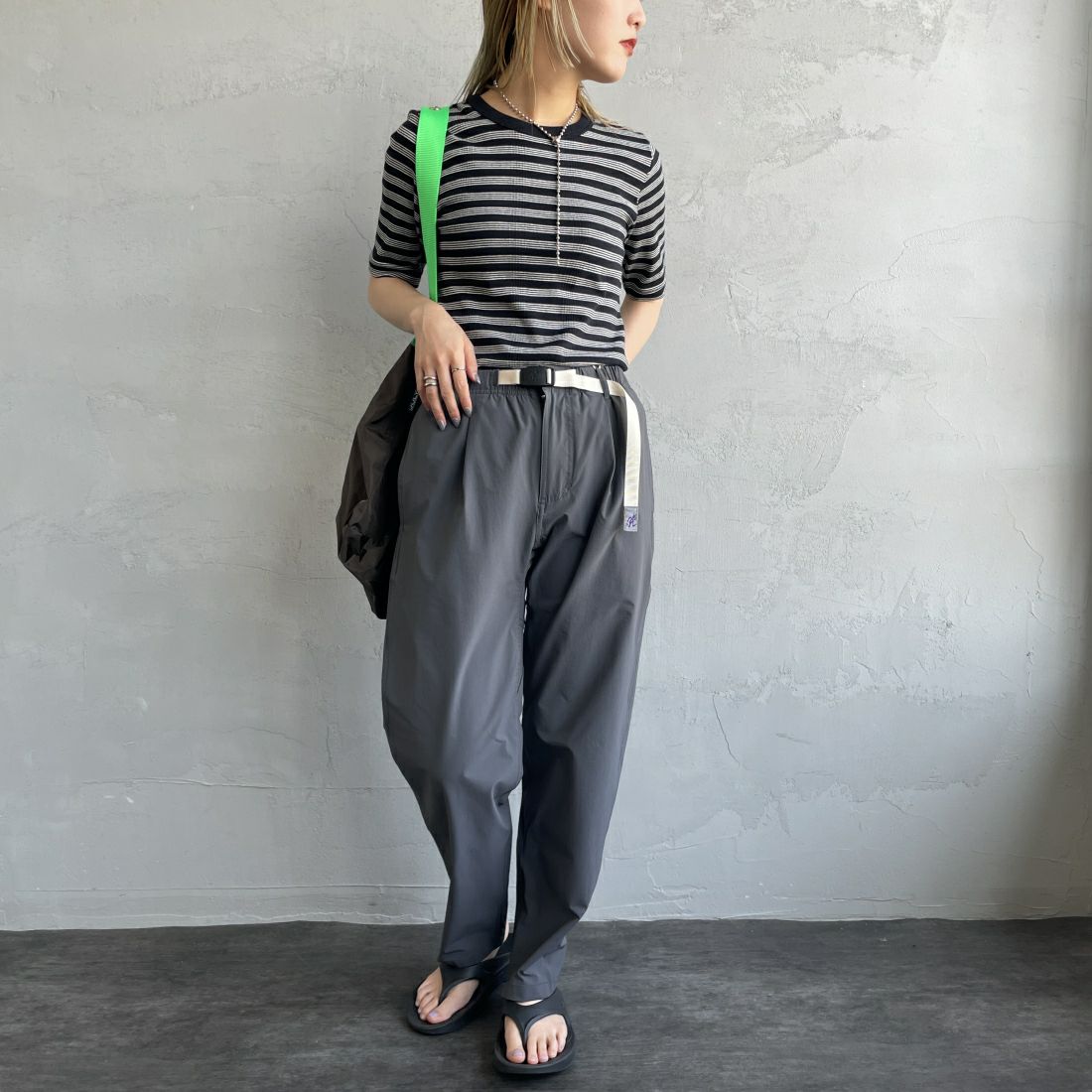 GRAMiCCi [グラミチ] 別注 エブリデイ ナイロンパンツ [GUP5-S2034-JF] GRAY &&モデル身長：156cm 着用サイズ：S&&