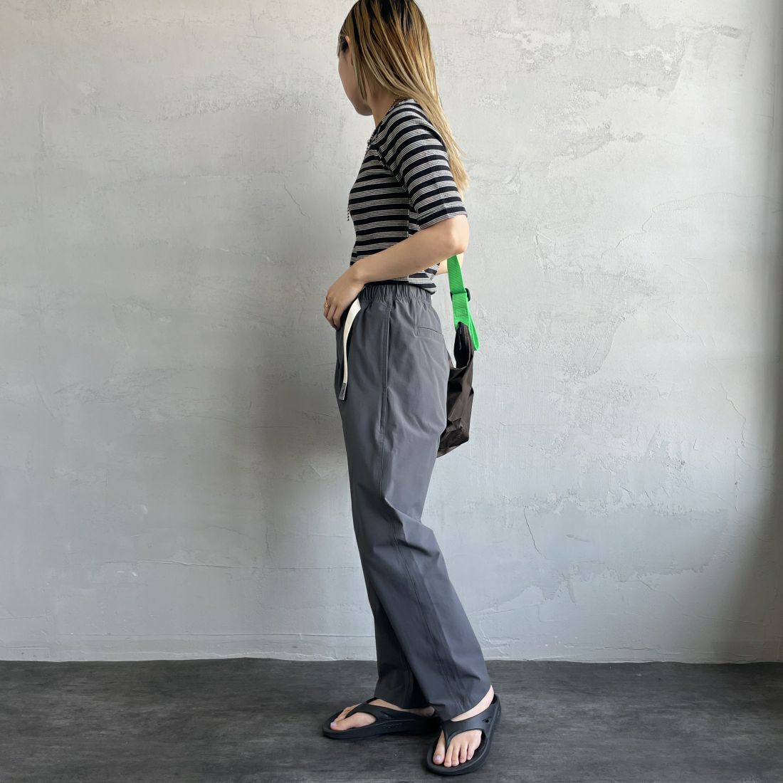 GRAMiCCi [グラミチ] 別注 エブリデイ ナイロンパンツ [GUP5-S2034-JF] GRAY &&モデル身長：156cm 着用サイズ：S&&