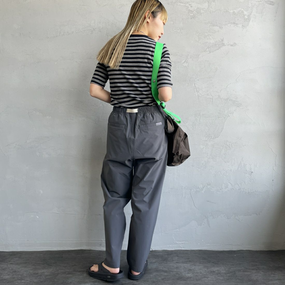 GRAMiCCi [グラミチ] 別注 エブリデイ ナイロンパンツ [GUP5-S2034-JF] GRAY &&モデル身長：156cm 着用サイズ：S&&