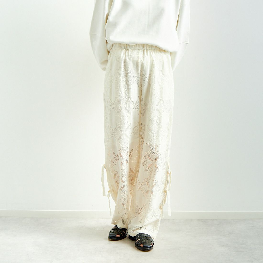 OFF WHITE&&モデル身長：160cm 着用サイズ：F&&