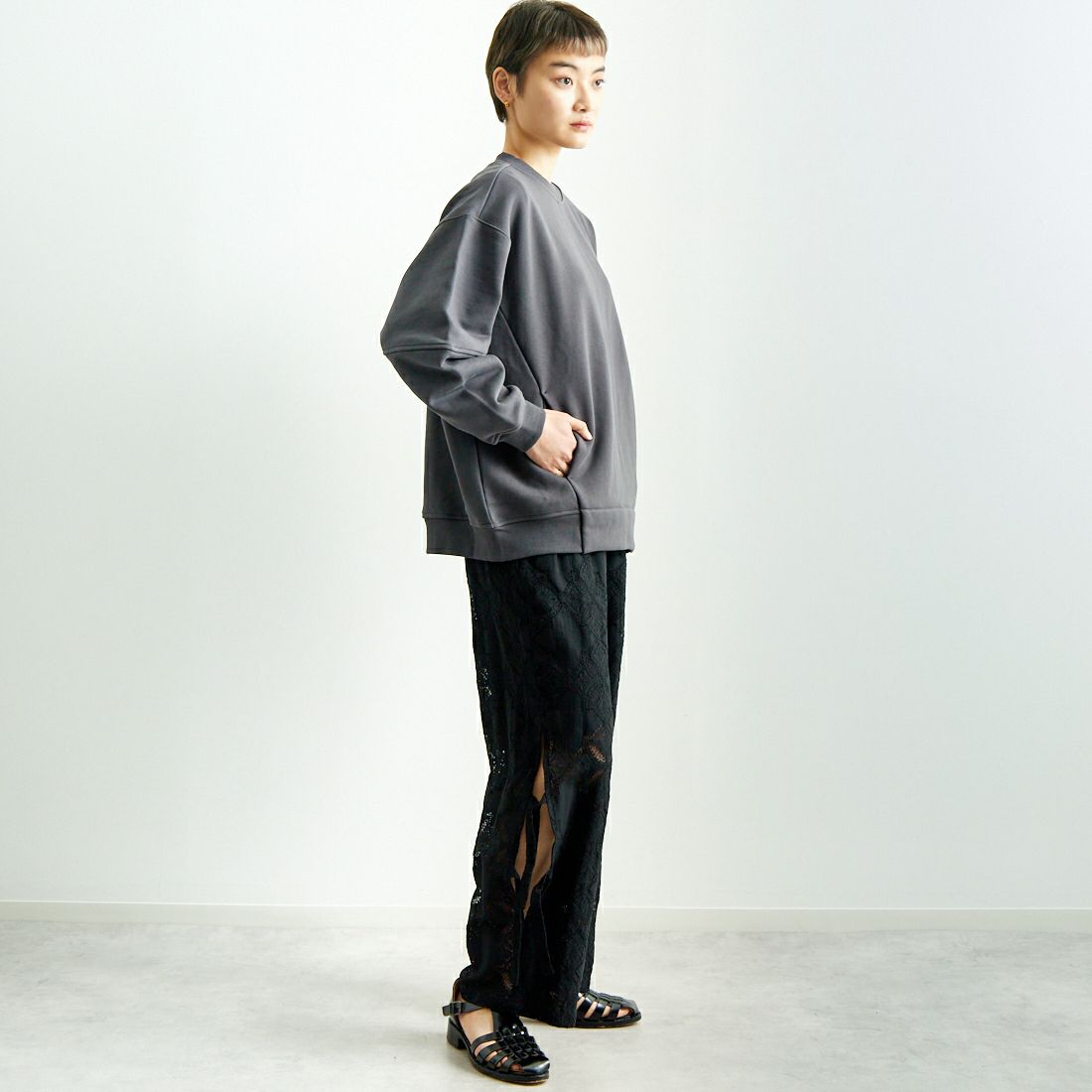 USINE [ユジーヌ] レース柄パンツ [2510302] BLACK &&モデル身長：160cm 着用サイズ：F&&