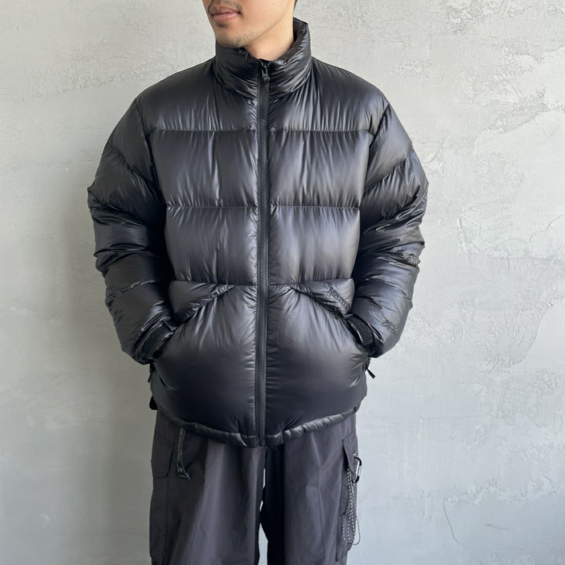 Marmot [マーモット] 別注 ダウンジャケット [TSAUD312IN-JF] BLACK &&モデル身長：168cm 着用サイズ：L&&