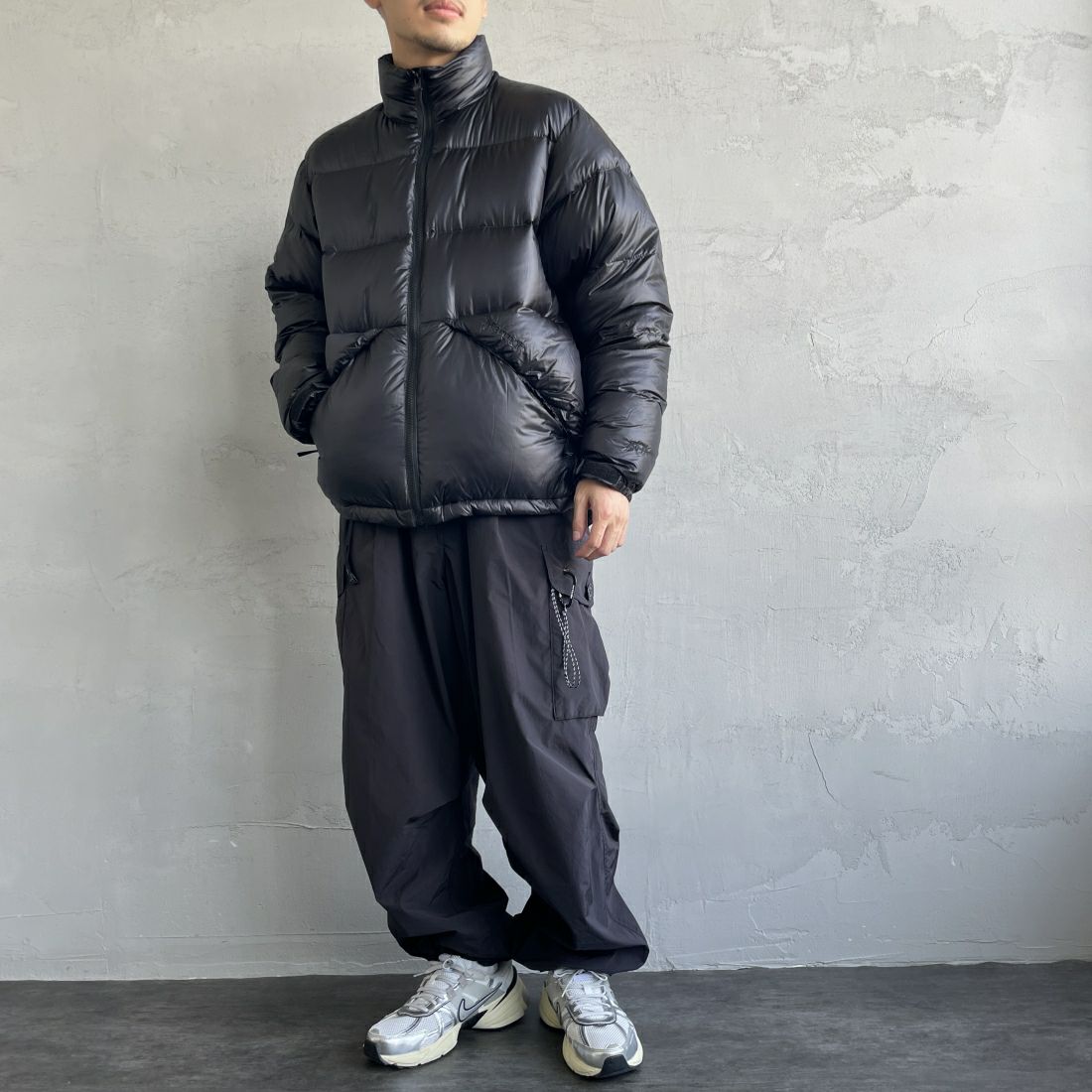 Marmot [マーモット] 別注 ダウンジャケット [TSAUD312IN-JF] BLACK &&モデル身長：168cm 着用サイズ：L&&
