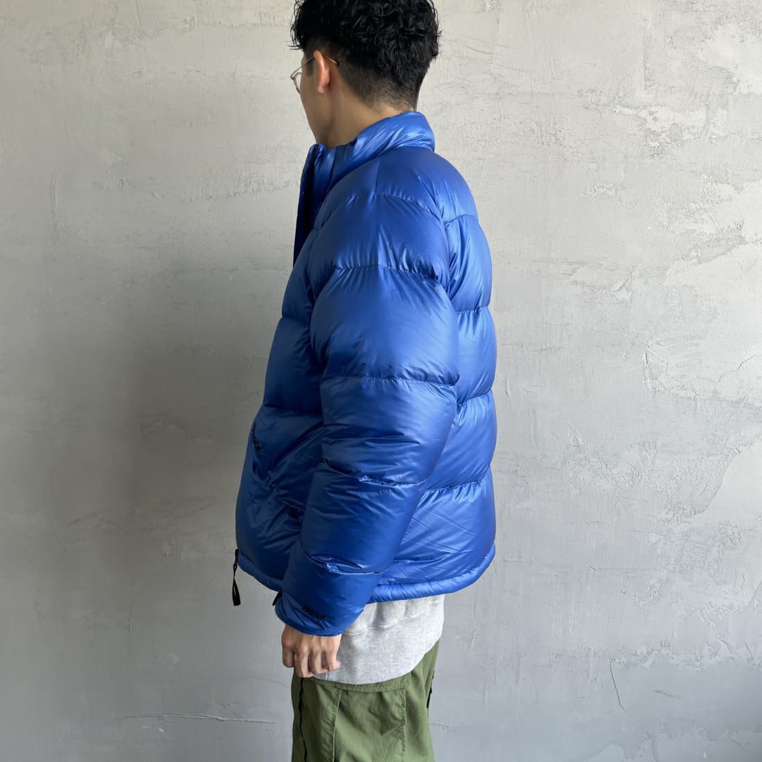 Marmot [マーモット] 別注 ダウンジャケット [TSAUD312IN-JF] BLUE &&モデル身長：168cm 着用サイズ：L&&