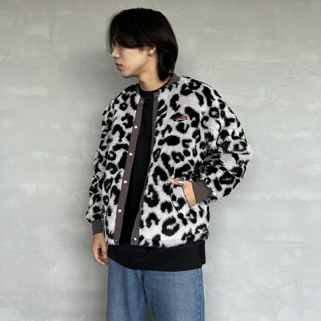 HELLO CALIF [ハローカリフ] ボアボンバーコーチジャケット [HC-244-074] BIG LEOPAR &&モデル身長：179cm 着用サイズ：M&&