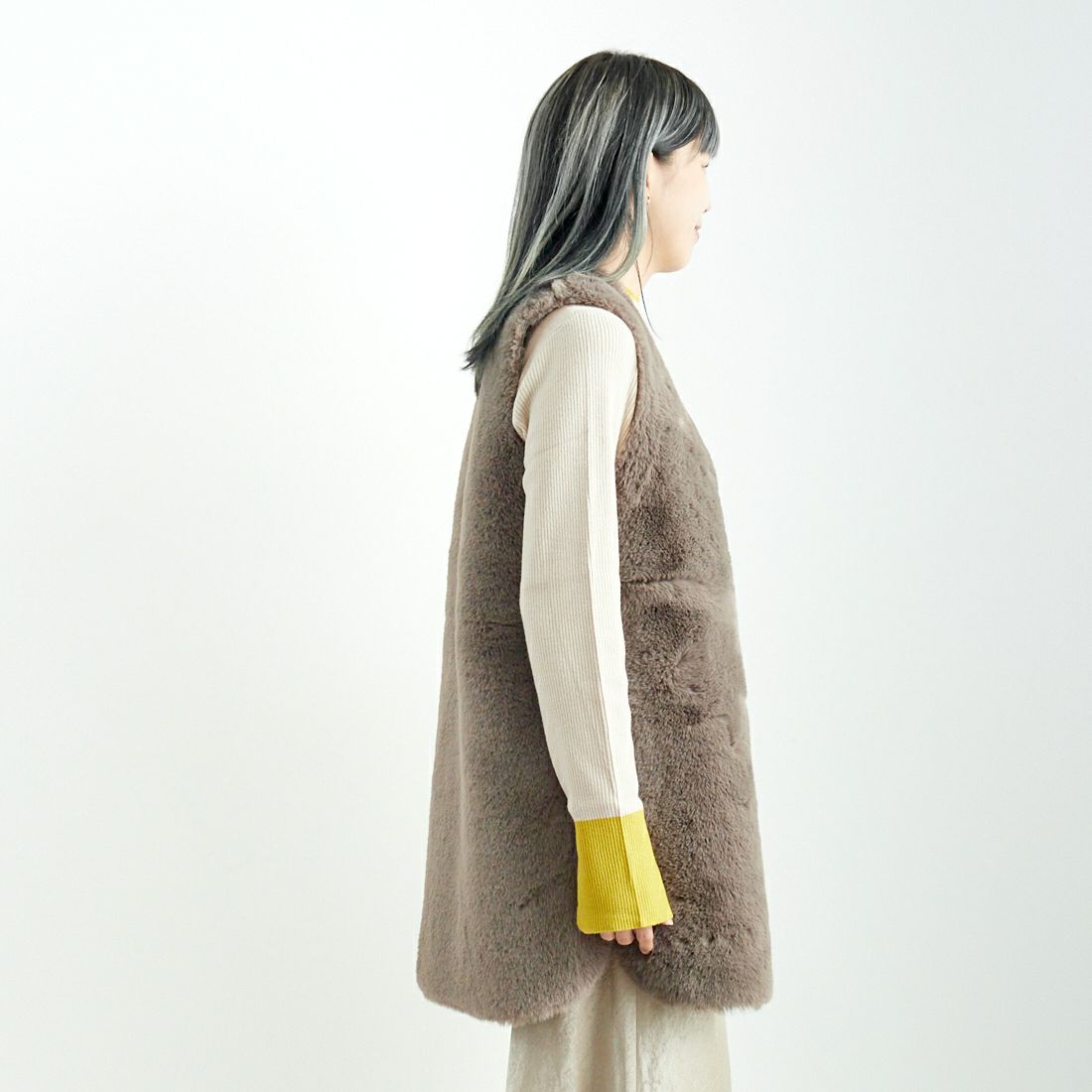 Jeans Factory Clothes [ジーンズファクトリークローズ] エコファーリバーシブルベスト [330018] 116 ｸﾞﾚｰｼﾞ &&モデル身長：167cm 着用サイズ：F&&