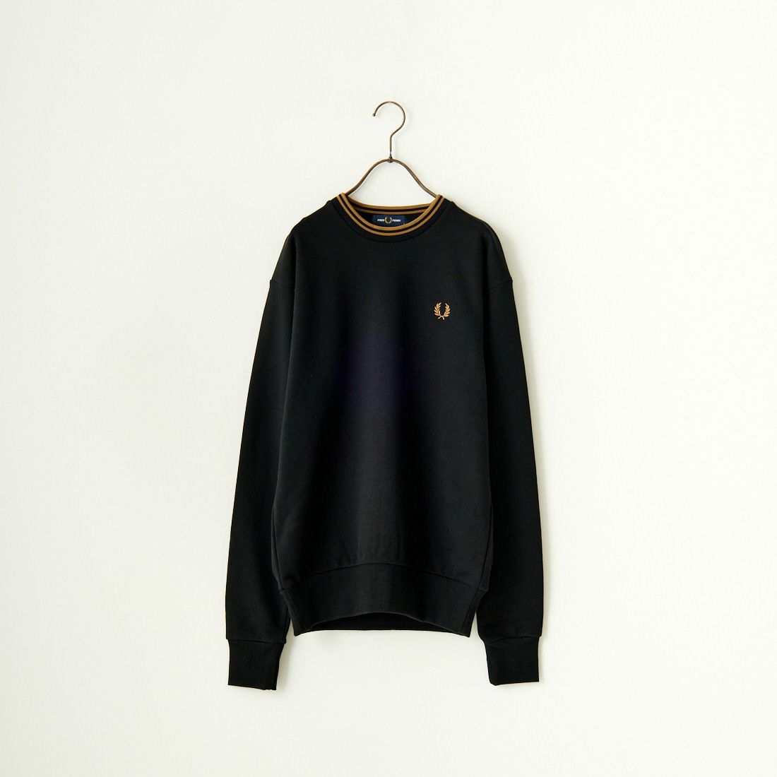 FRED PERRY [フレッドペリー] 別注 ツインティップライン ワンポイントロゴ刺繍クルーネックスウェット [FPM-24A-004-JF] BLACK
