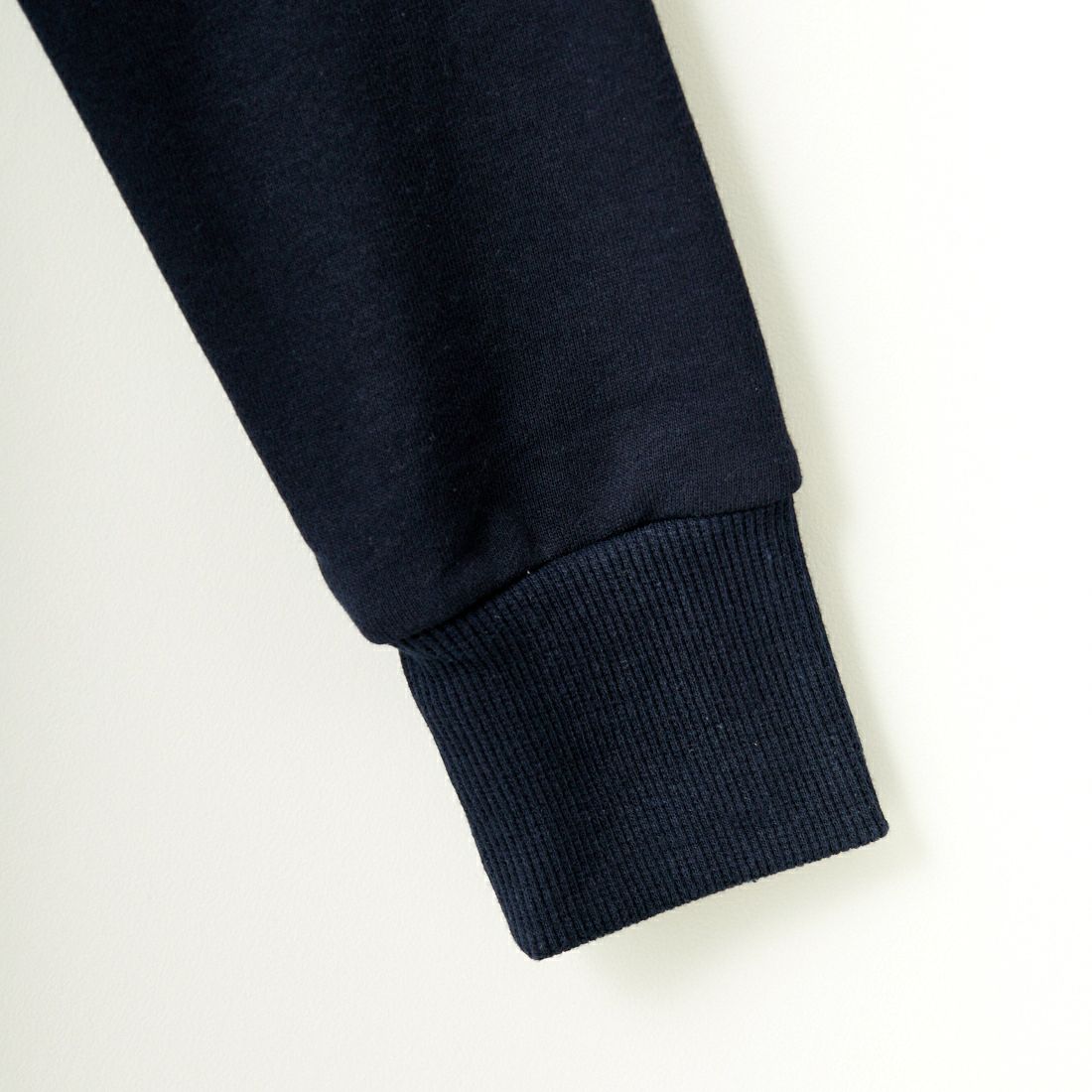 FRED PERRY [フレッドペリー] 別注 ツインティップライン ワンポイントロゴ刺繍クルーネックスウェット [FPM-24A-004-JF] NAVY