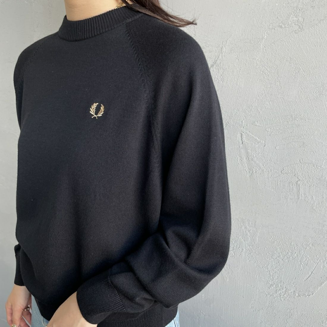 FRED PERRY [フレッドペリー] クルーネックジャンパー [K2117] 184 BLACK &&モデル身長：163cm 着用サイズ：10&&