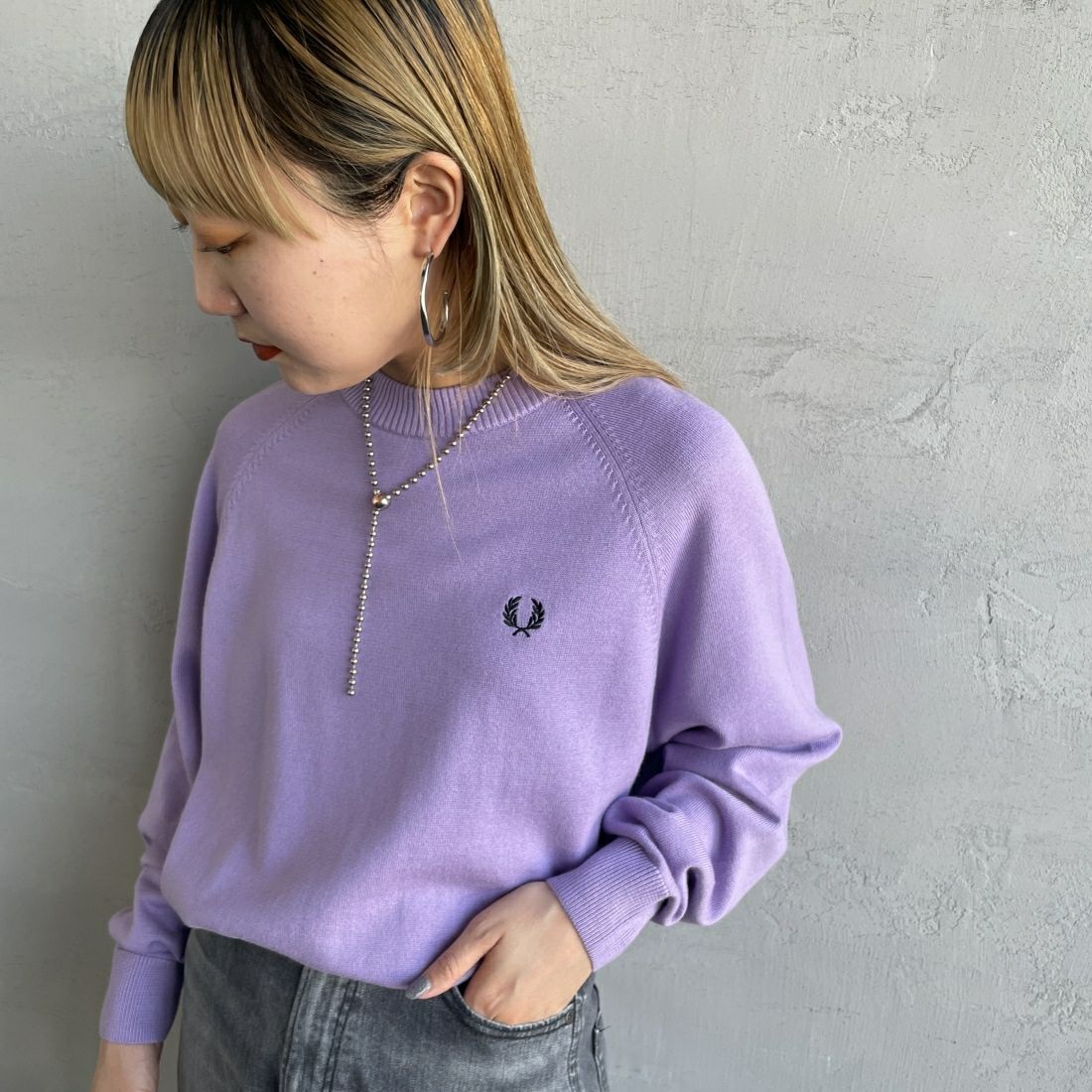 FRED PERRY [フレッドペリー] クルーネックジャンパー [K2117] X19 ULTRA &&モデル身長：156cm 着用サイズ：10&&