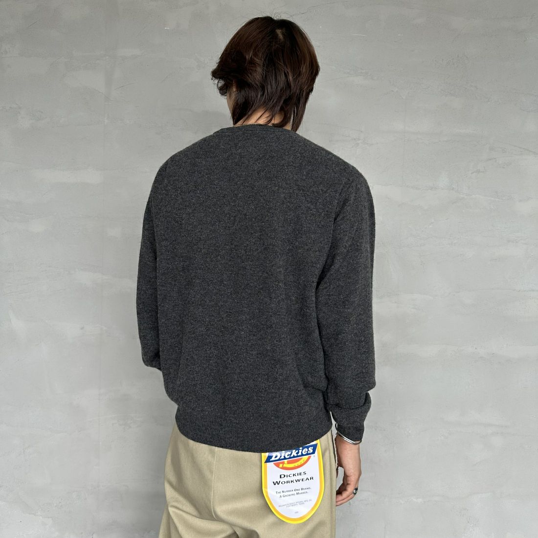 DANTON [ダントン] クルーネックプルオーバーニット [DT-D0028LMW] CARBON &&モデル身長：179cm 着用サイズ：40&&