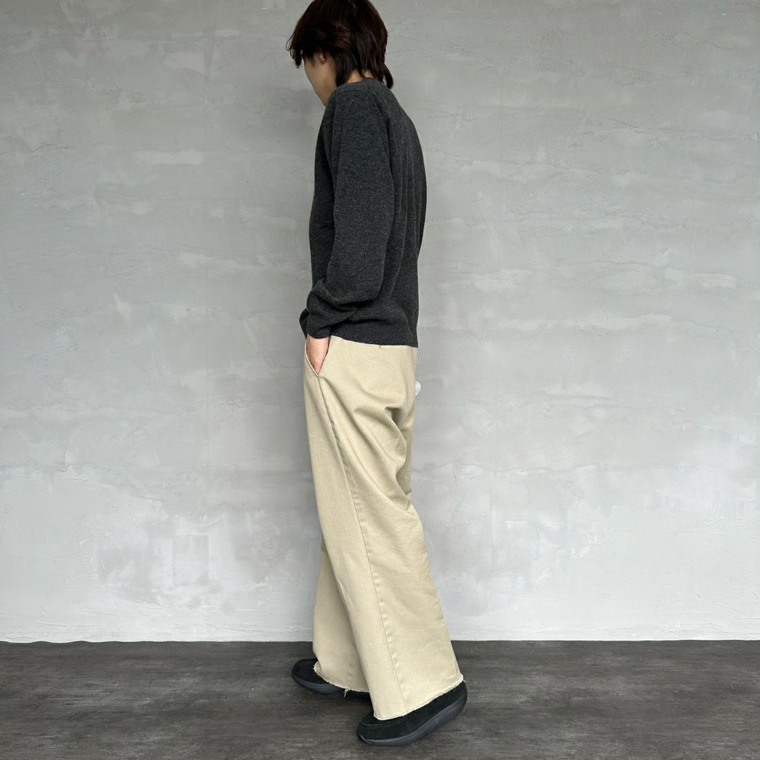 DANTON [ダントン] クルーネックプルオーバーニット [DT-D0028LMW] CARBON &&モデル身長：179cm 着用サイズ：40&&