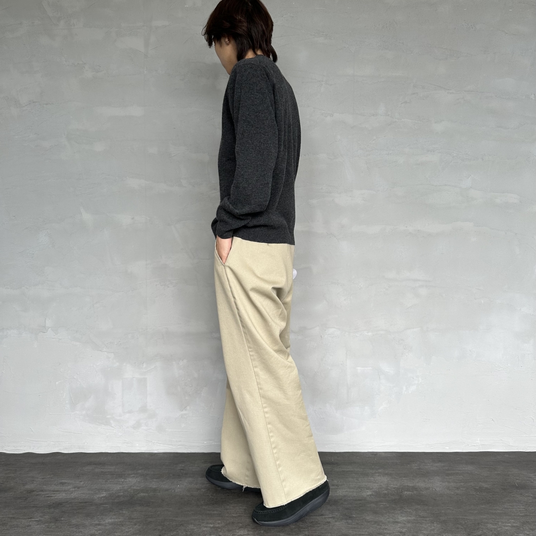 DANTON [ダントン] クルーネックプルオーバーニット [DT-D0028LMW] CARBON &&モデル身長：179cm 着用サイズ：40&&