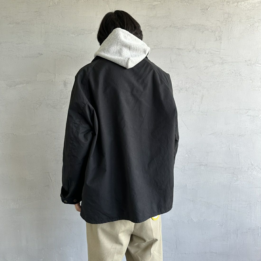 Barbour [バブアー] 別注 BORROWDALE ボロウデイルジャケット [MCAS148-JF] BLACK &&モデル身長：179cm 着用サイズ：46&&