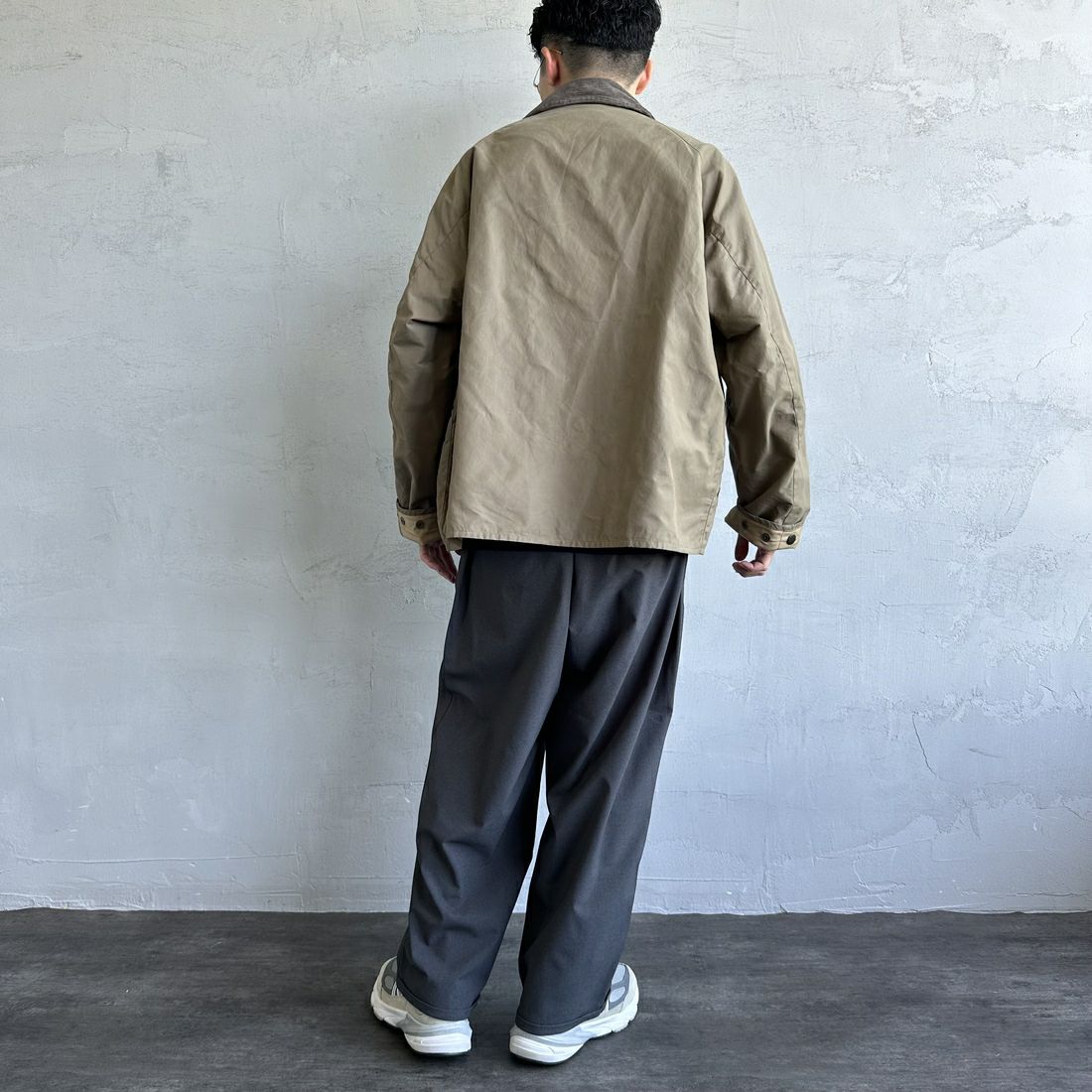 Barbour [バブアー] 別注 BORROWDALE ボロウデイルジャケット [MCAS148-JF] BEIGE &&モデル身長：168cm 着用サイズ：40&&