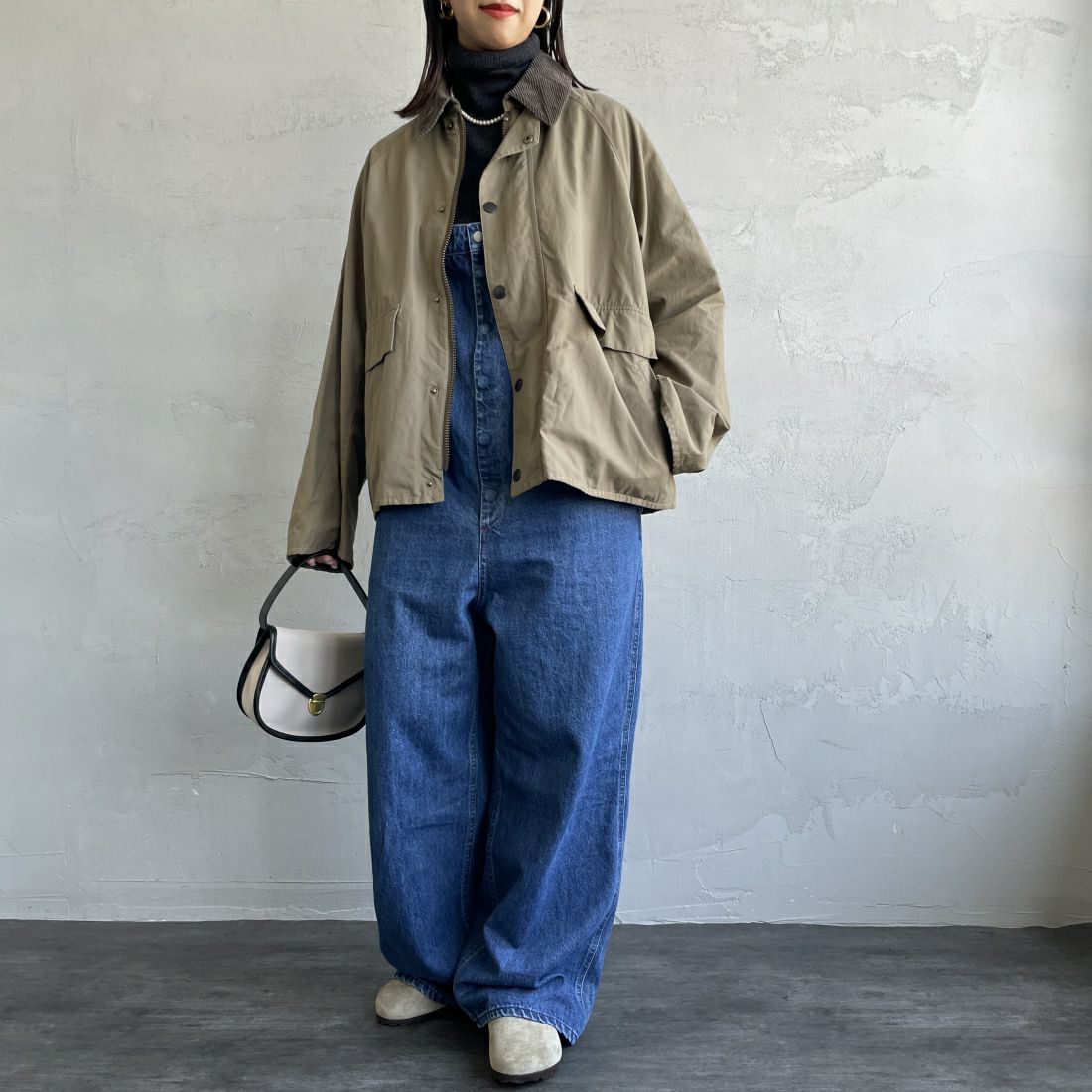 Barbour [バブアー] 別注 BORROWDALE ボロウデイルジャケット [MCAS148-JF] BEIGE&&モデル身長：163cm 着用サイズ：36&&