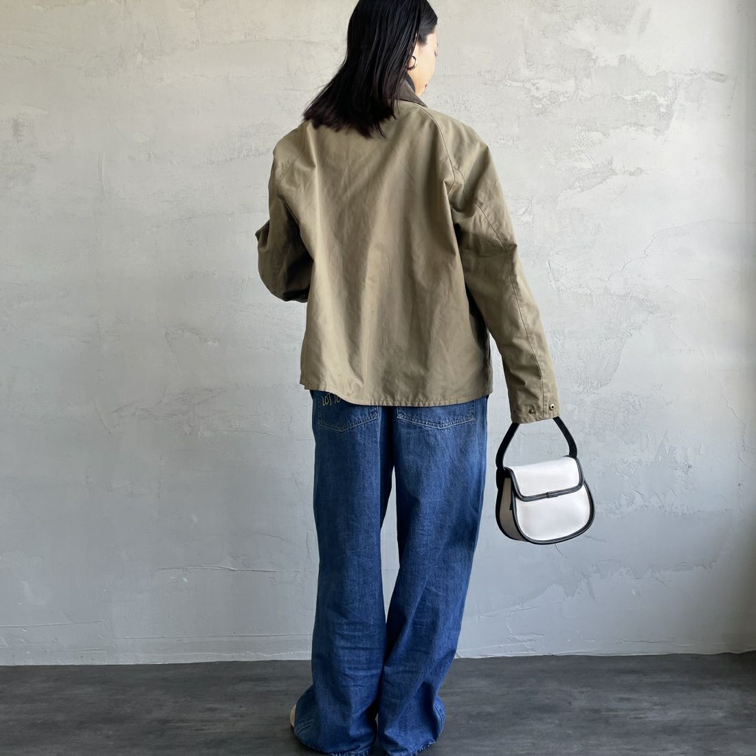 Barbour [バブアー] 別注 BORROWDALE ボロウデイルジャケット [MCAS148-JF] BEIGE&&モデル身長：163cm 着用サイズ：36&&