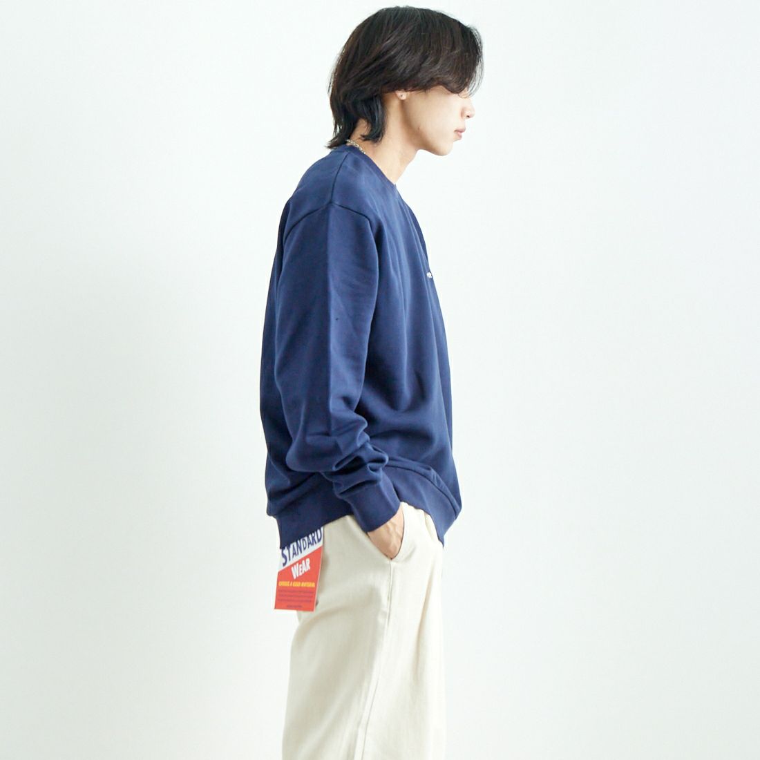 carhartt WIP [カーハートダブリューアイピー] スクリプト ワンポイント刺繍ロゴスウェット [I033657] A F BLU/WH &&モデル身長：179cm 着用サイズ：L&&