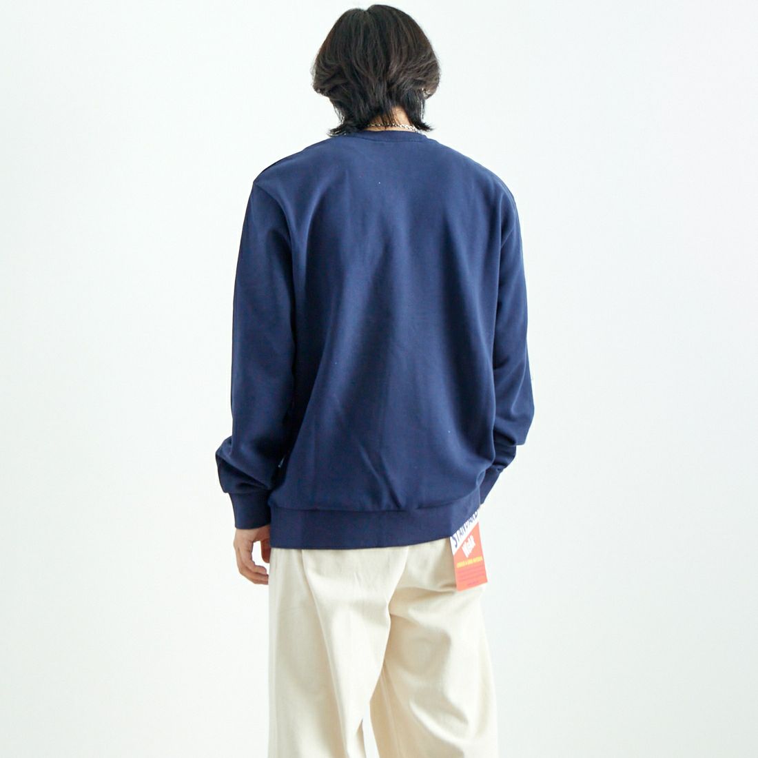 carhartt WIP [カーハートダブリューアイピー] スクリプト ワンポイント刺繍ロゴスウェット [I033657] A F BLU/WH &&モデル身長：179cm 着用サイズ：L&&