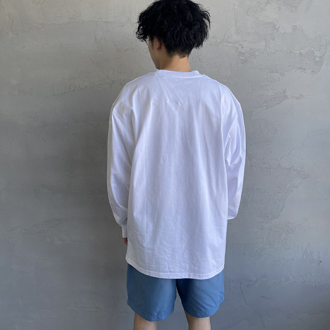 carhartt WIP [カーハートダブリューアイピー] ロングスリーブアメリカンスクリプトTシャツ [I029955] WHITE &&モデル身長：168cm 着用サイズ：L&&