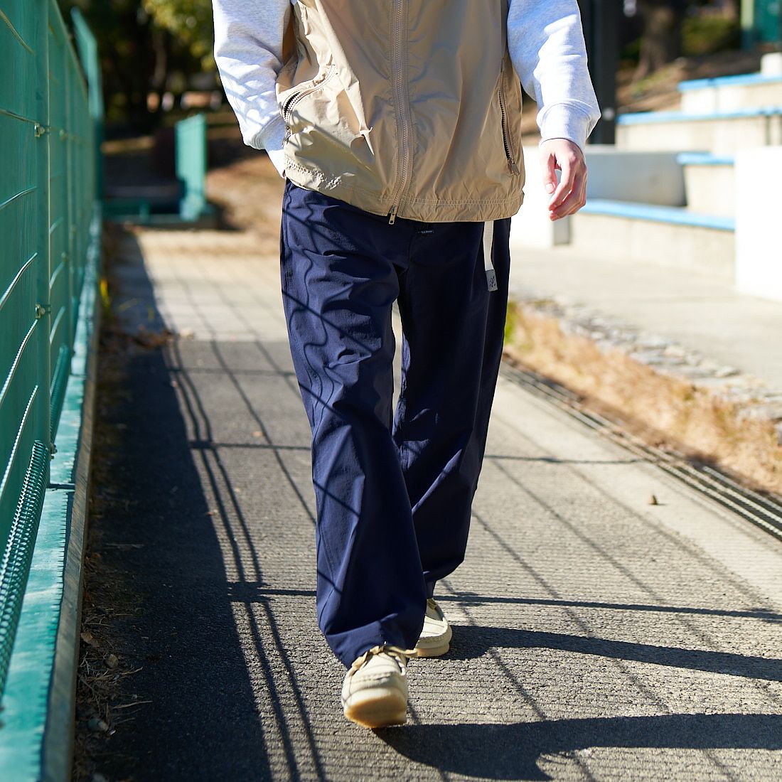 GRAMiCCi [グラミチ] 別注 エブリデイ ナイロンパンツ [GUP5-S2034-JF] NAVY &&モデル身長：168cm 着用サイズ：L&&