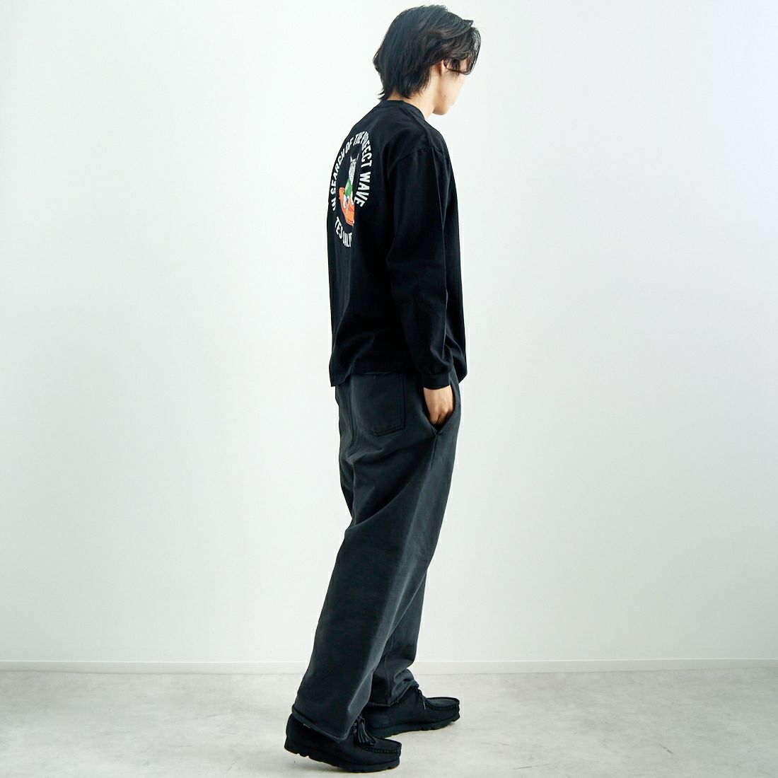 The Endless Summer [エンドレスサマー] TES サークルロゴロングスリーブTシャツ [FH-25374316] 01 BLACK &&モデル身長：179cm 着用サイズ：L&&