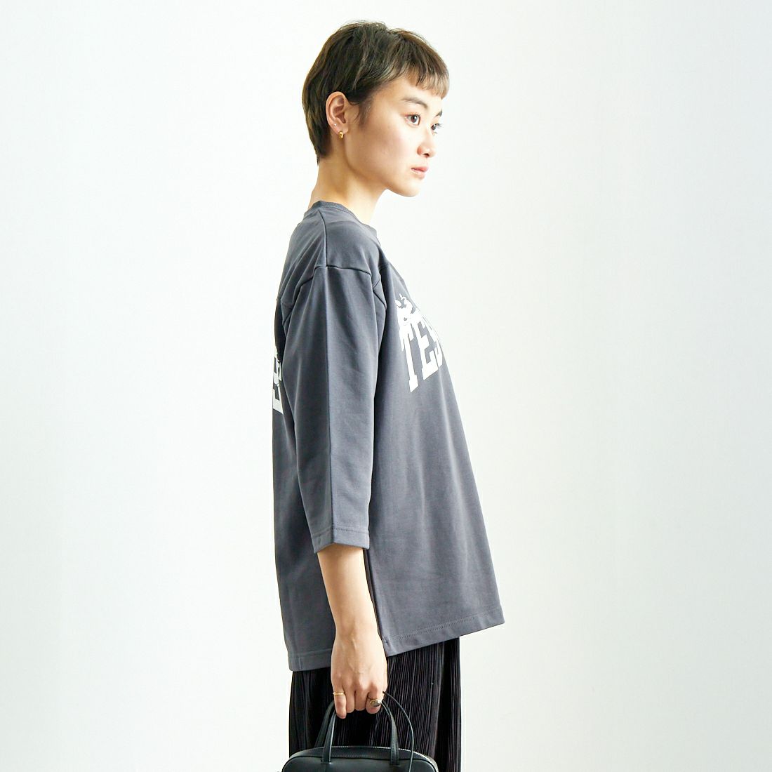 The Endless Summer [エンドレスサマー] TES CALIF フットボールTシャツ [FH-25374310] 02 CHARCOA &&モデル身長：160cm 着用サイズ：S&&