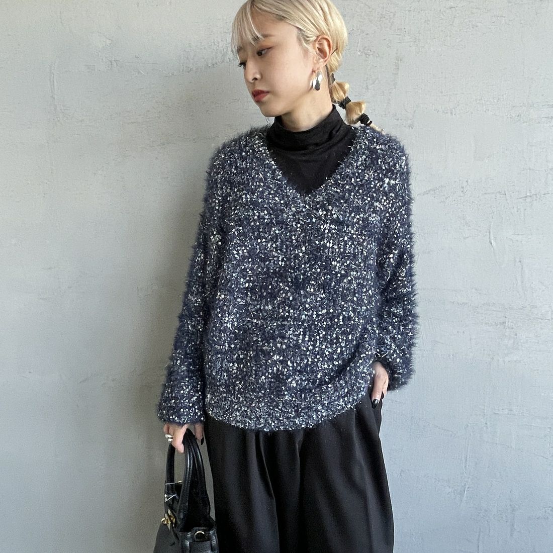 By/m [バイエム] 2WAYラメリボンヤーンニット [B24131008] 16 NAVY &&モデル身長：150cm 着用サイズ：F&&