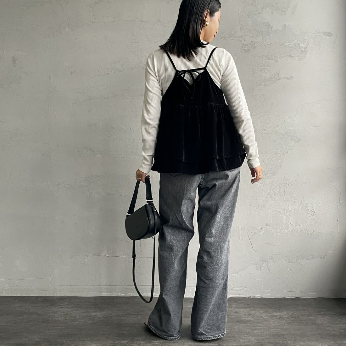 By/m [バイエム] マルチWAY ペプラムベロアキャミソール [24132004] 09 BLACK &&モデル身長：163cm 着用サイズ：F&&