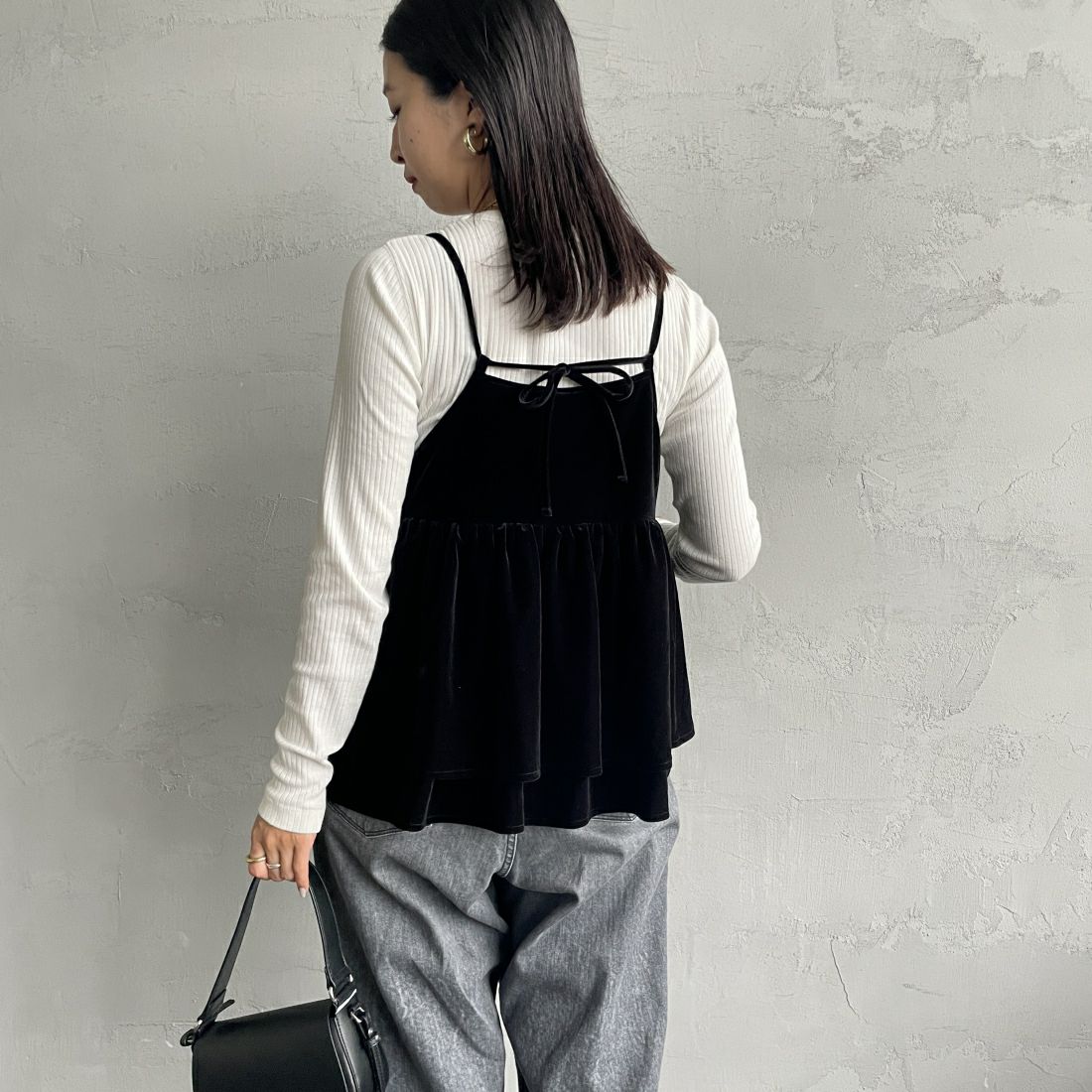 By/m [バイエム] マルチWAY ペプラムベロアキャミソール [24132004] 09 BLACK &&モデル身長：163cm 着用サイズ：F&&
