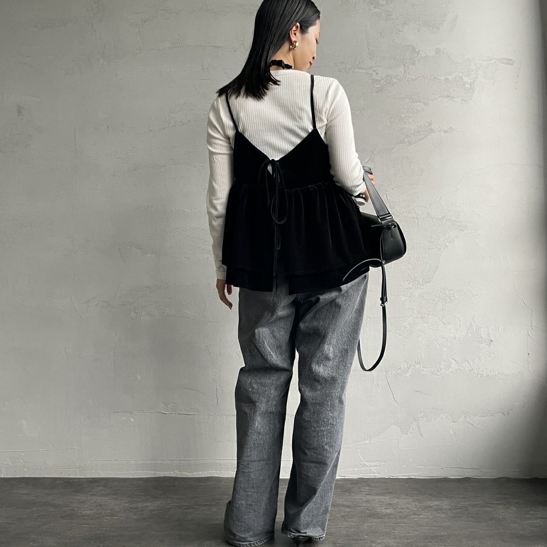 By/m [バイエム] マルチWAY ペプラムベロアキャミソール [24132004] 09 BLACK &&モデル身長：163cm 着用サイズ：F&&