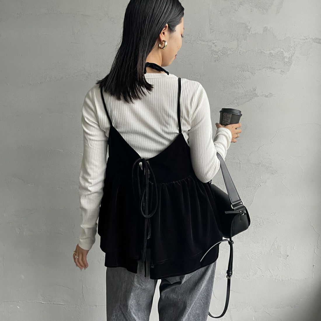 By/m [バイエム] マルチWAY ペプラムベロアキャミソール [24132004] 09 BLACK &&モデル身長：163cm 着用サイズ：F&&