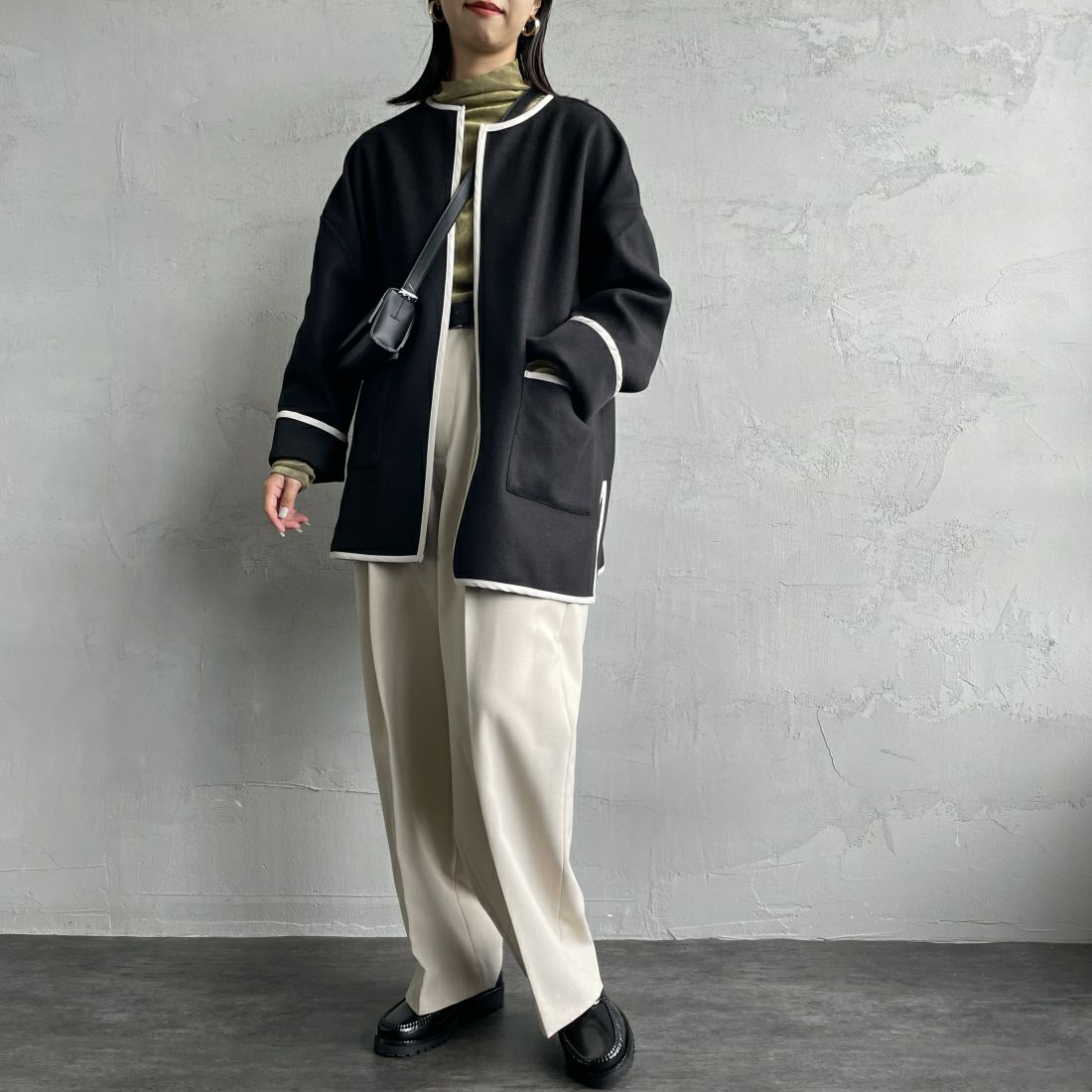 By/m [バイエム] リバーシブル配色ラインコート [B24132056] 09 BLK/GRG &&モデル身長：163cm 着用サイズ：F&&