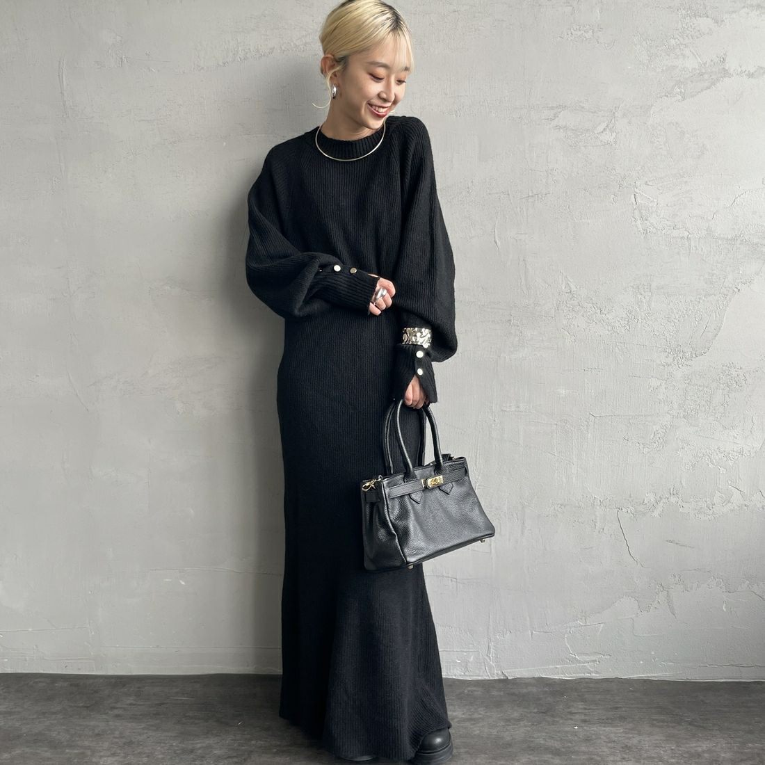 By/m [バイエム] 袖ボタン メランジニットワンピース [B23441005] 09 BLACK &&モデル身長：150cm 着用サイズ：F&&