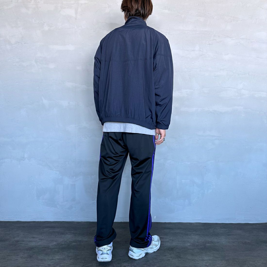 umbro [アンブロ] 別注 トレーニングナイロンジャケット [KBT58-NK-JK5-JF] NAVY &&モデル身長：179cm 着用サイズ：L&&