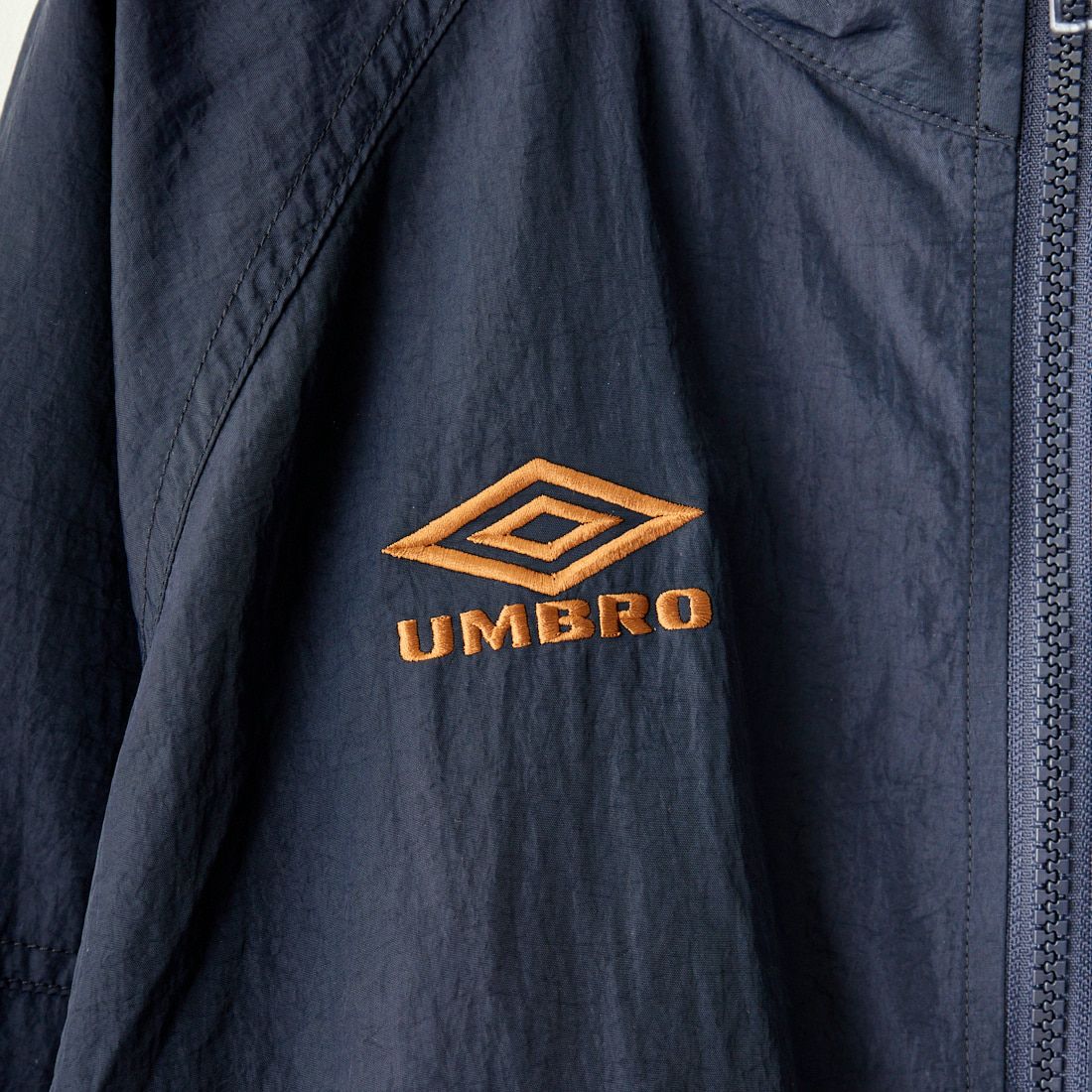 umbro [アンブロ] 別注 トレーニングナイロンジャケット [KBT58-NK-JK5-JF] NAVY
