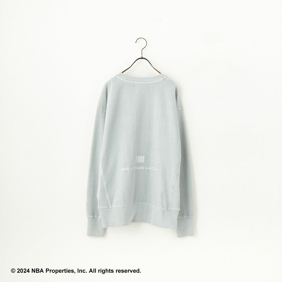 OFF THE COURT BY NBA [オフ ザ コート バイ エヌビーエー] 別注 ピグメント染め ロゴプリントクルーネックスウェット [24AW-JF-02] GRAY