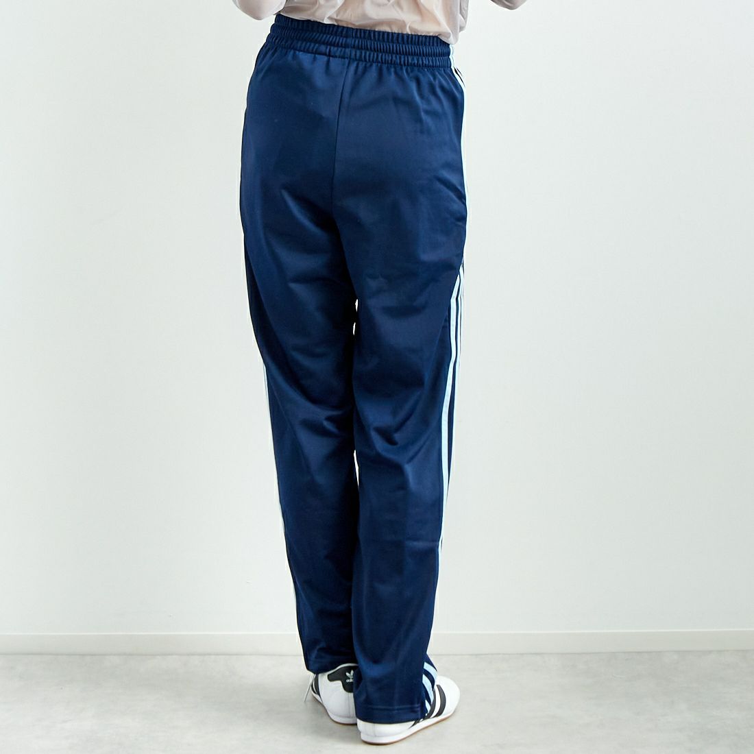 adidas Originals [アディダス オリジナルス] アディカラークラシックス ファイヤーバードトラックパンツ [FWE47] JP2540 &&モデル身長：167cm 着用サイズ：S&&