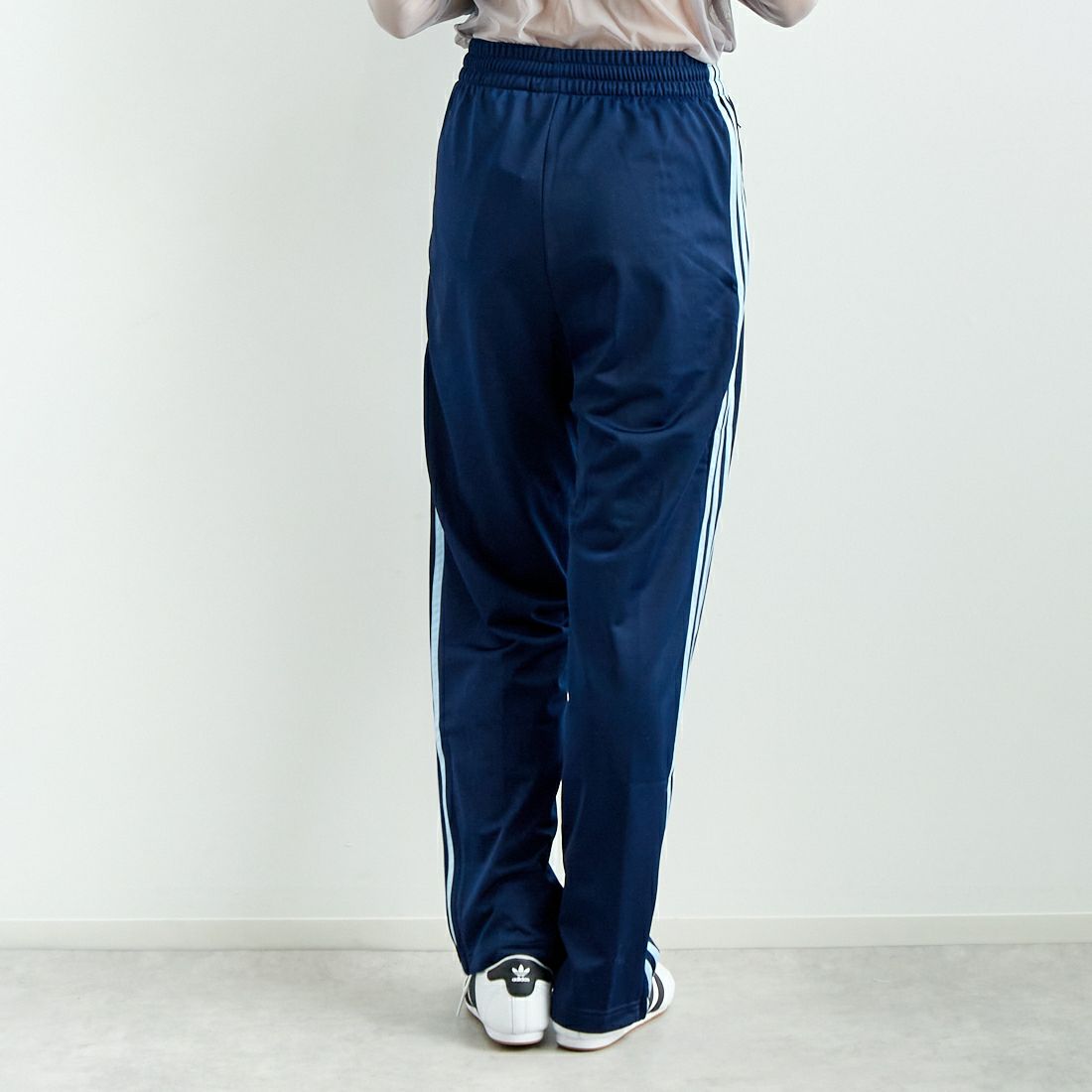 adidas Originals [アディダス オリジナルス] アディカラークラシックス ファイヤーバードトラックパンツ [FWE47] JP2540 &&モデル身長：167cm 着用サイズ：S&&