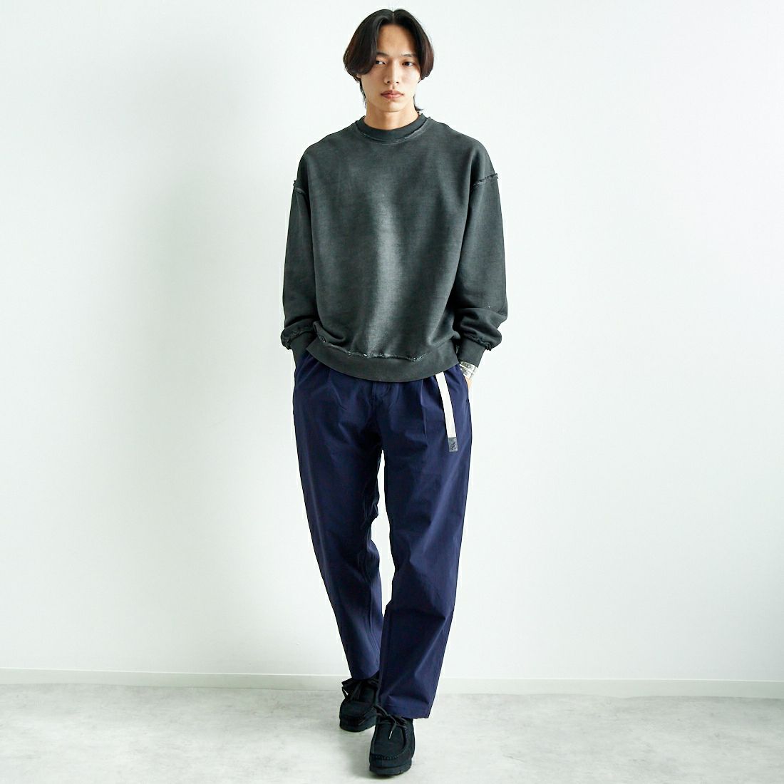 SLICK [スリック] ピグメントダイ ダメージスウェットシャツ [5155923] 720 COAL B &&モデル身長：179cm 着用サイズ：2&&