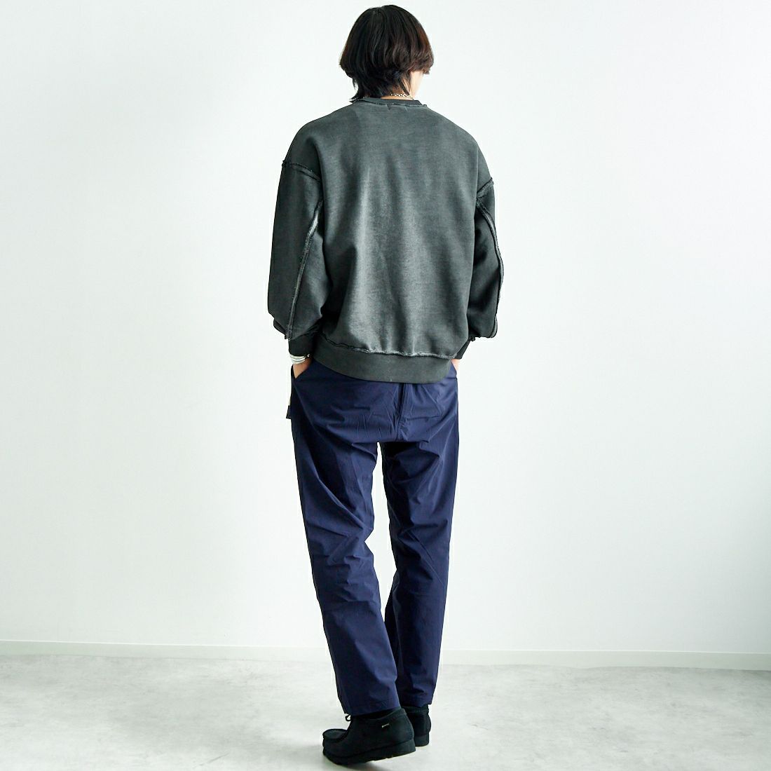 SLICK [スリック] ピグメントダイ ダメージスウェットシャツ [5155923] 720 COAL B &&モデル身長：179cm 着用サイズ：2&&