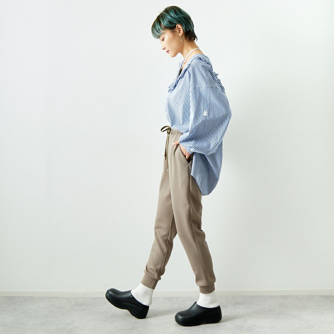 Jeans Factory Clothes [ジーンズファクトリークローズ] ダンボールジョガーパンツ [21243069] 056 ｶｰｷ &&モデル身長：160cm 着用サイズ：36&&