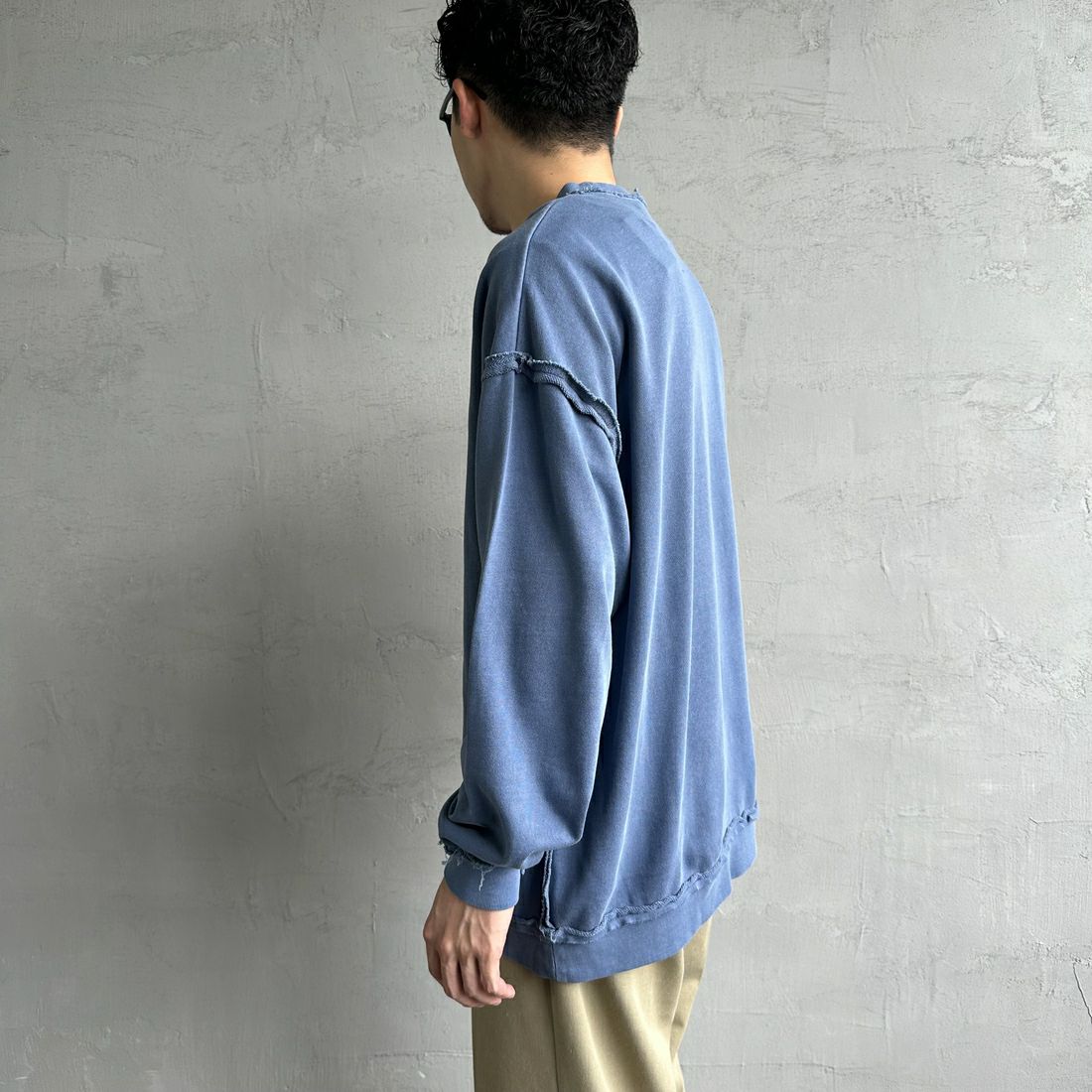 ONEITA [オニータ] 別注 インサイドアウト クルーネックスウェット [2423-442IN-JF] NAVY &&モデル身長：168cm 着用サイズ：M&&